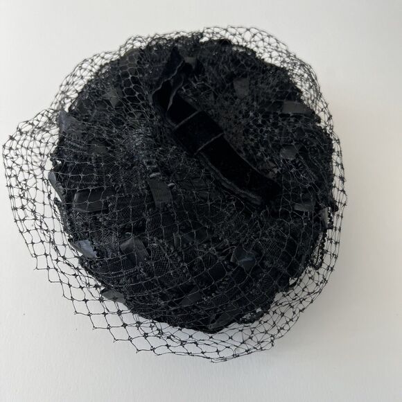 Vintage Women's Black Face Netting Weaved Pillbox Hat USA Union Made HH207802 - Picture 5 of 16